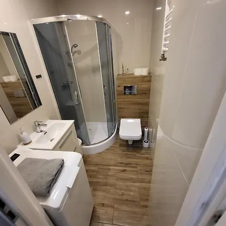 Apartament 1 *
